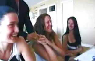 XXX Sesso con due pervertiti filme gratis hd online